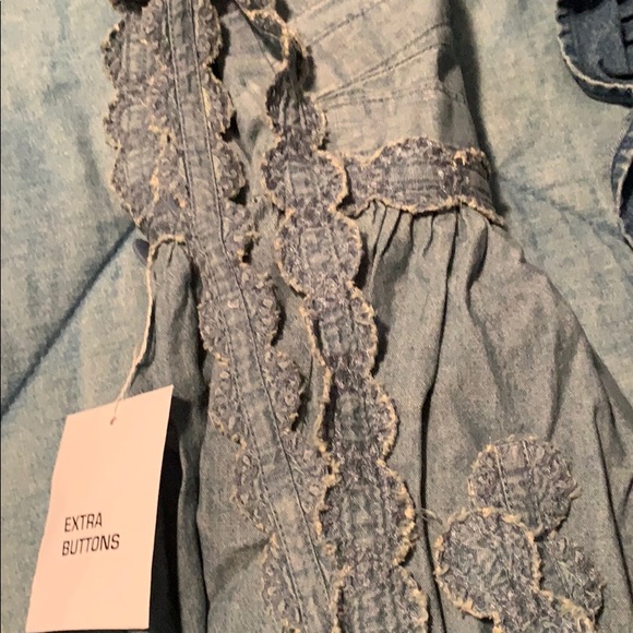 Moda International chambray halter top M - Picture 4 of 4